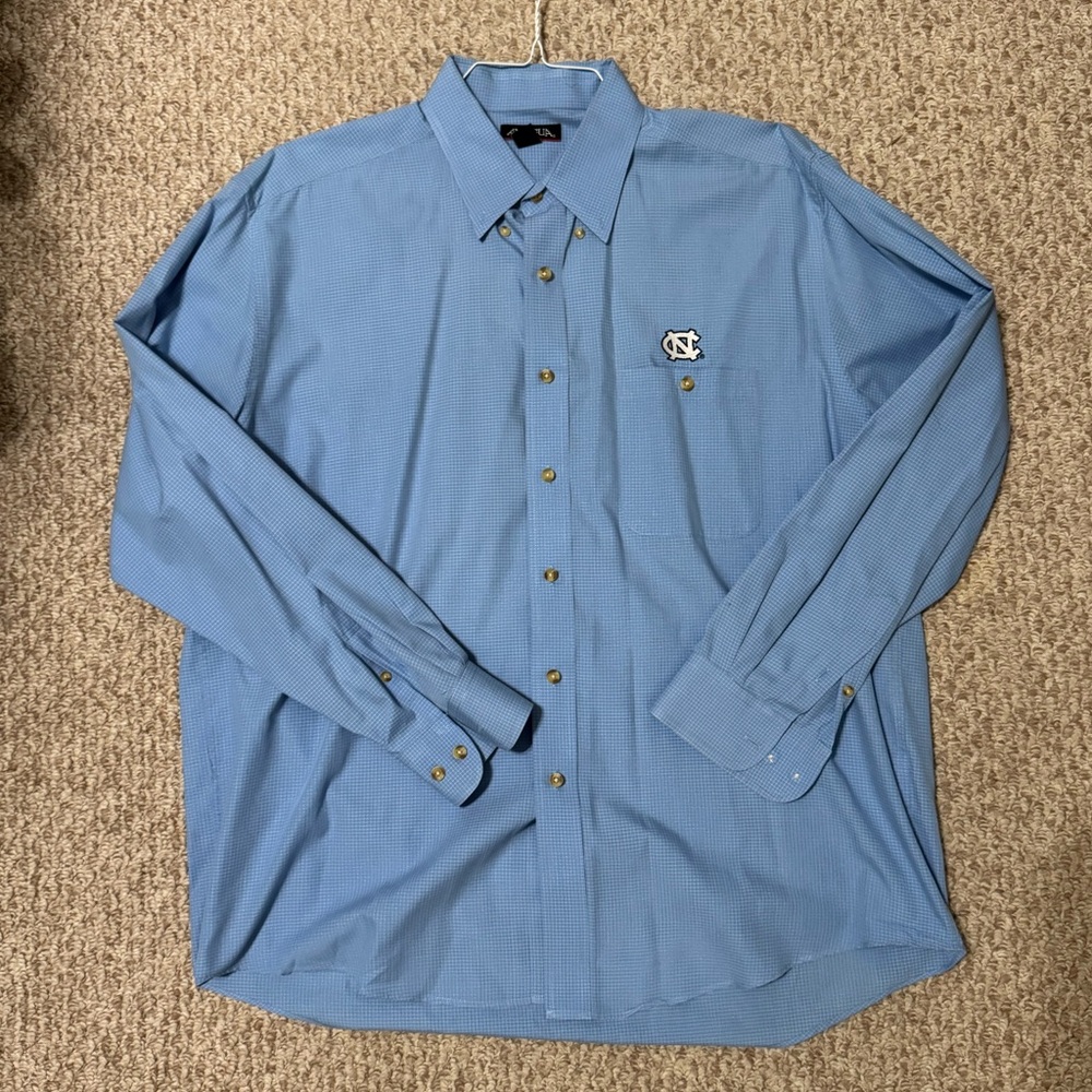 Carolina Blue UNC Men’s Large Button Up